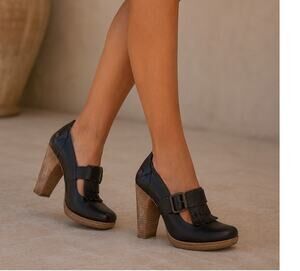 London Underground Brown Leather Mary Jane Heels Womens 8 Fringe Stacked Wood
